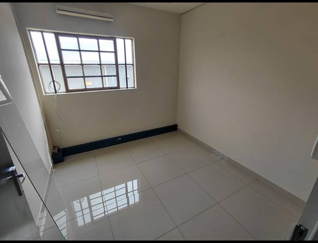 240M² OFFICE TO LET IN HALFWAY HOUSE